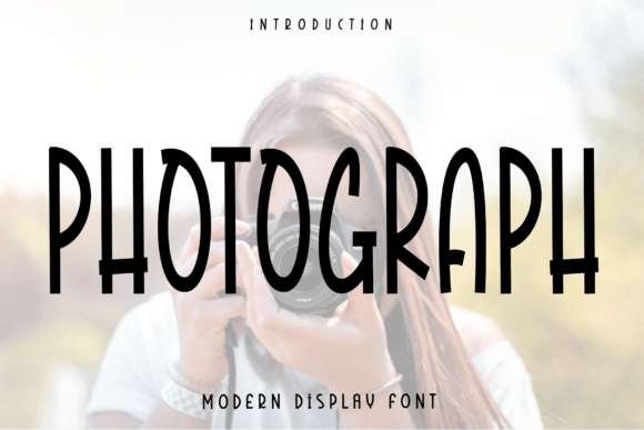 Photograph Font: Capturing Autumn's Sophisticated Spirit